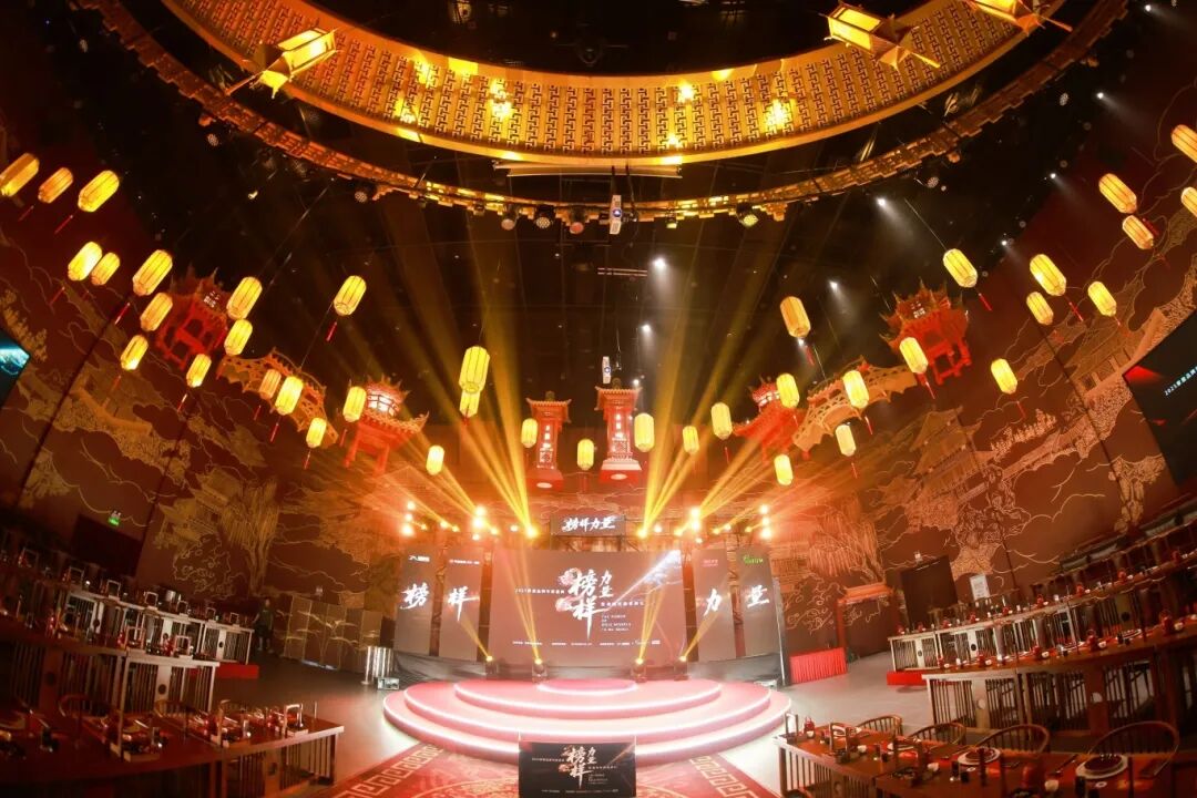 榜样力量 | 强辉精工瓷砖斩获2025年度家居领军品牌(图2) 榜样力量 | 强辉精工瓷砖斩获2025年度家居领军品牌(图2)