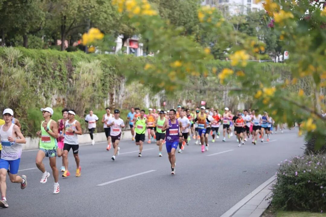 燃情晋江 跑出精彩|强辉×2025晋江马拉松热血开跑(图19)